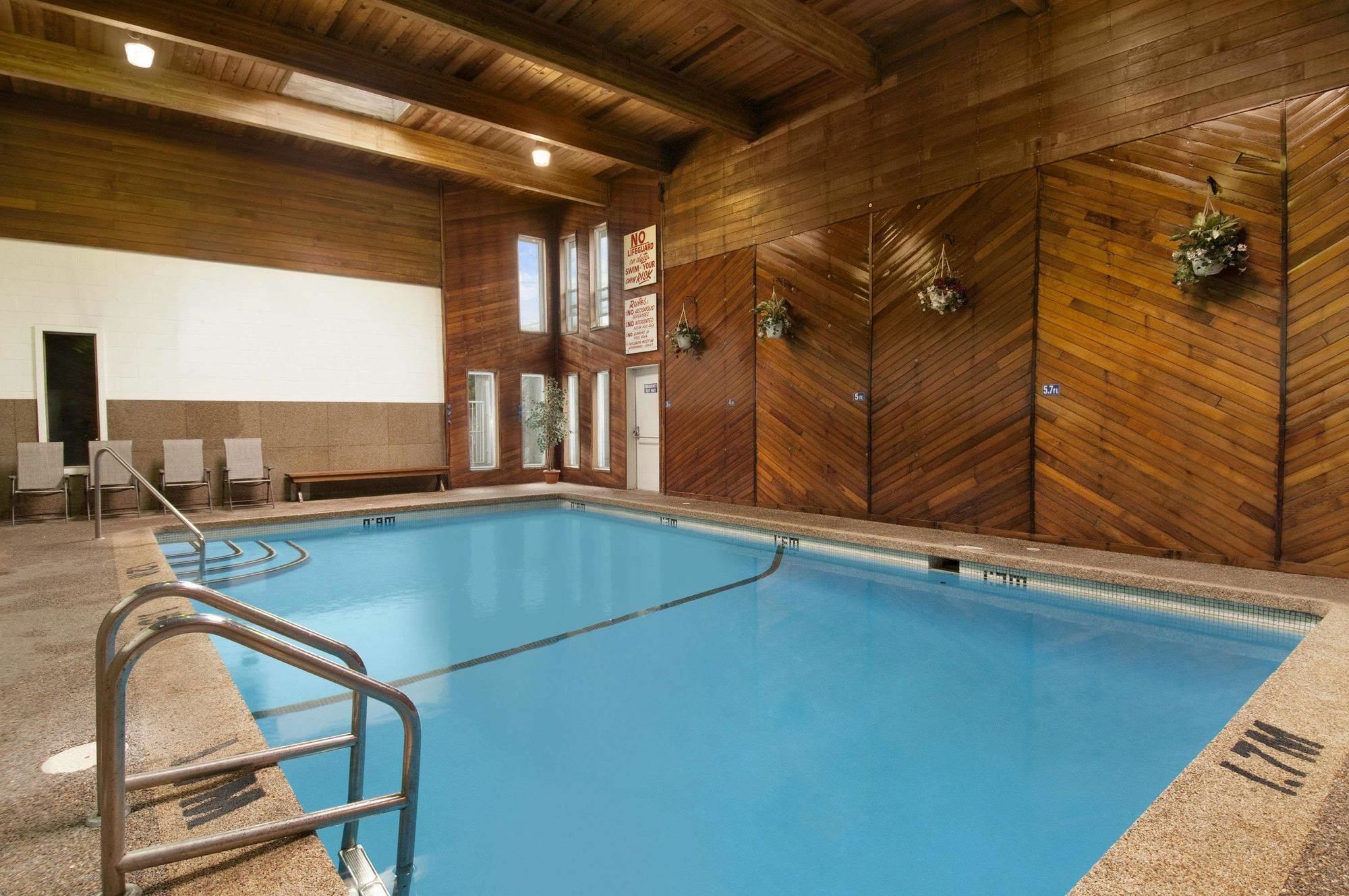 Travelodge By Wyndham Quesnel Bc Luaran gambar